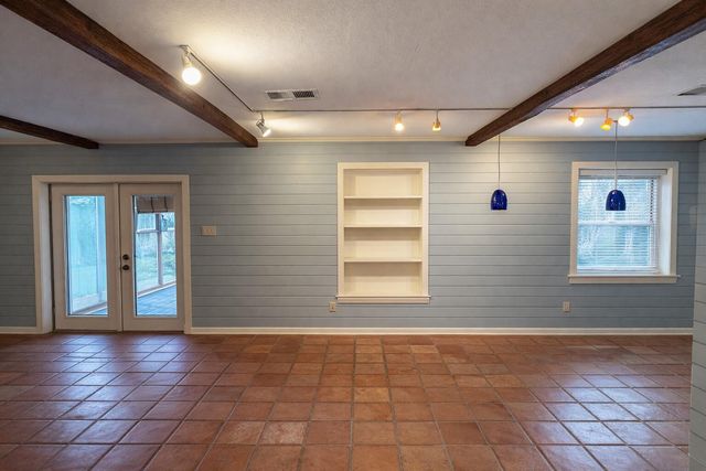 202 Hardy Street, Bacliff, TX 77518