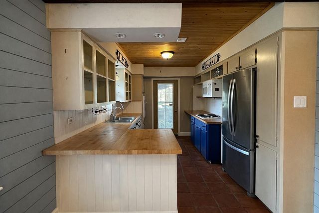 202 Hardy Street, Bacliff, TX 77518