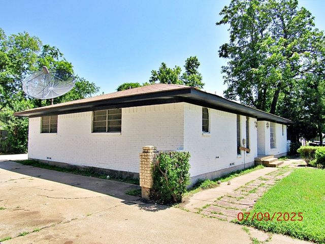 1021 S Murray Street, Mckinney, TX 75069