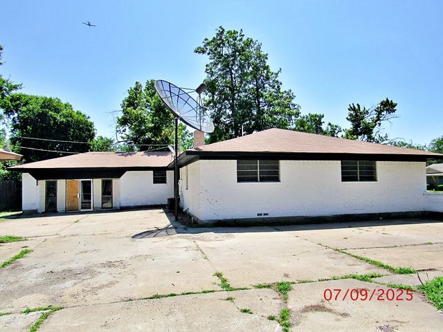 1021 S Murray Street, Mckinney, TX 75069