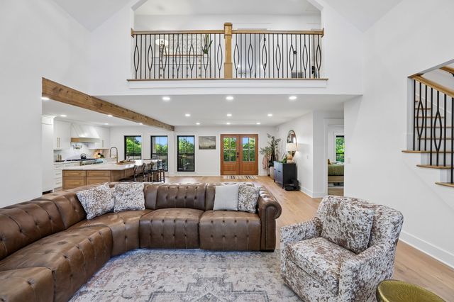 1911 Evergreen Rd, Thompsons Station, TN 37179