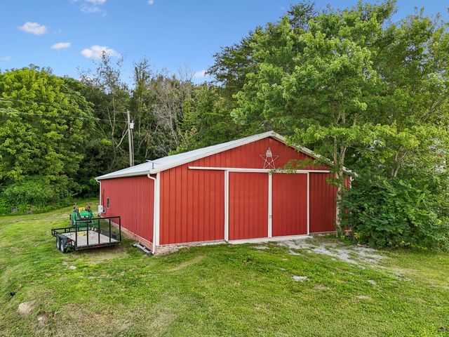 1911 Evergreen Rd, Thompsons Station, TN 37179