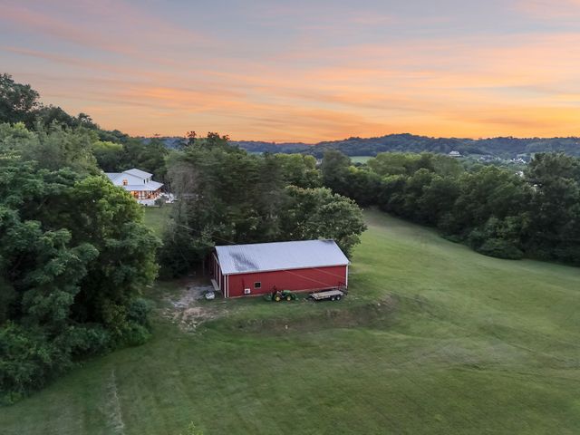 1911 Evergreen Rd, Thompsons Station, TN 37179