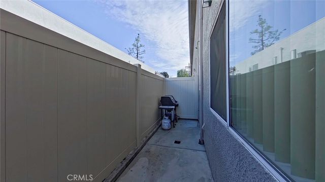 18347 Saticoy Street 6, Reseda, CA 91335
