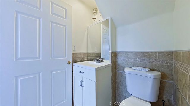 18347 Saticoy Street 6, Reseda, CA 91335