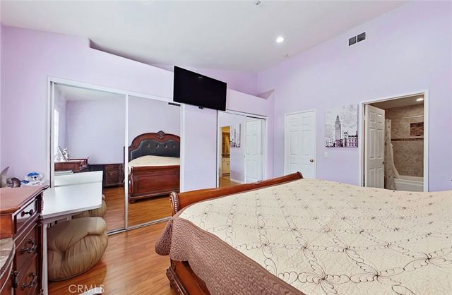 18347 Saticoy Street 6, Reseda, CA 91335