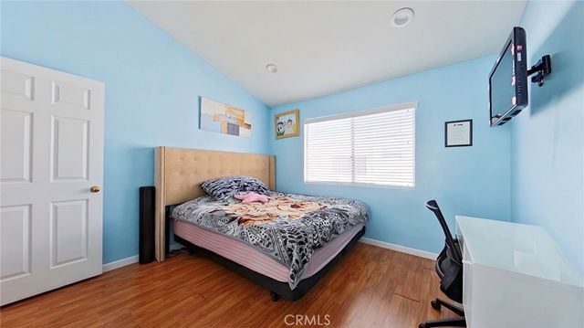 18347 Saticoy Street 6, Reseda, CA 91335