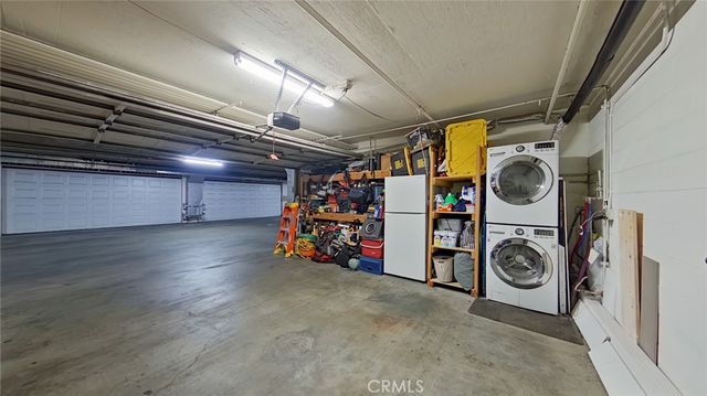 18347 Saticoy Street 6, Reseda, CA 91335