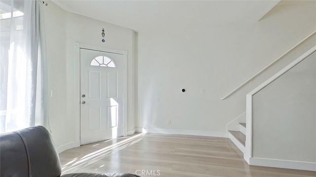 18347 Saticoy Street 6, Reseda, CA 91335