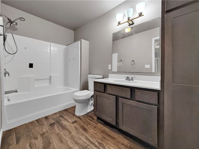 1914 Lipan St, Corpus Christi, TX 78408