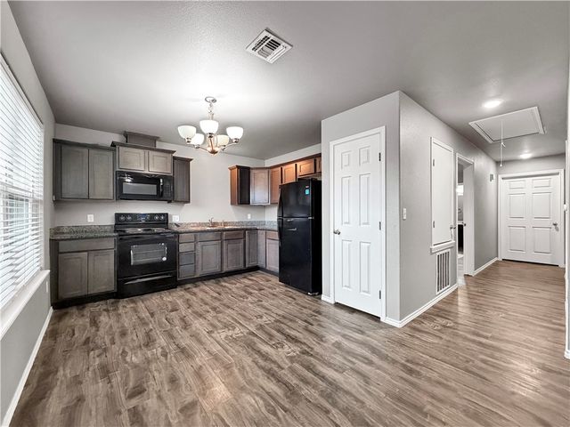 1914 Lipan St, Corpus Christi, TX 78408
