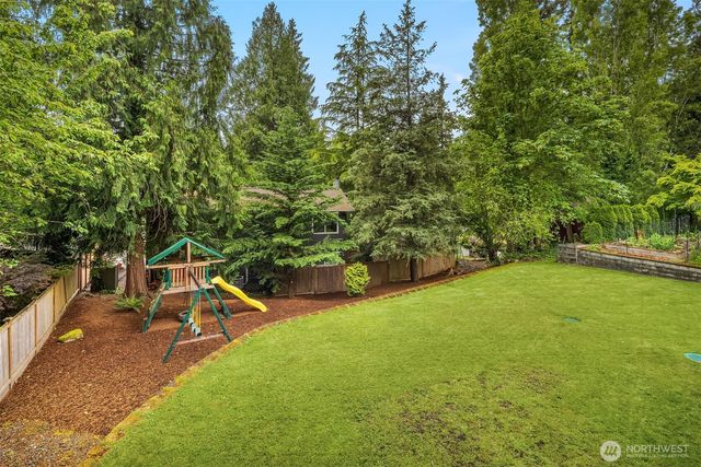 211 210th Avenue NE, Sammamish, WA 98074