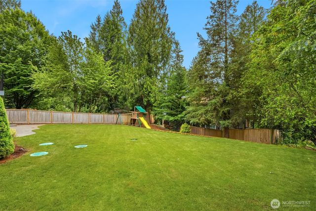 211 210th Avenue NE, Sammamish, WA 98074
