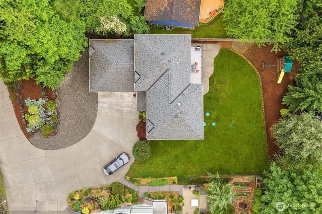 211 210th Avenue NE, Sammamish, WA 98074