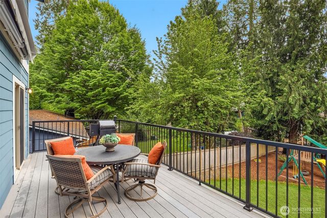 211 210th Avenue NE, Sammamish, WA 98074