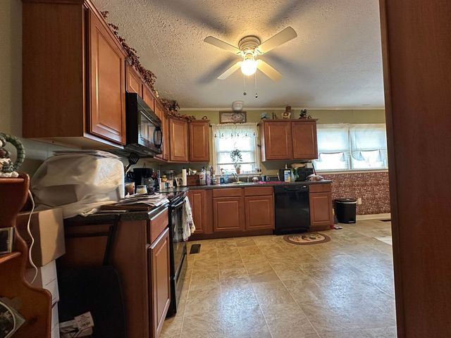 92 PURON RD, Adamsville, TN 38310