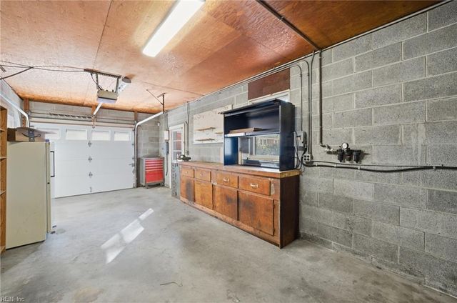 3421 Glen Arden DR, Virginia Beach, VA 23464