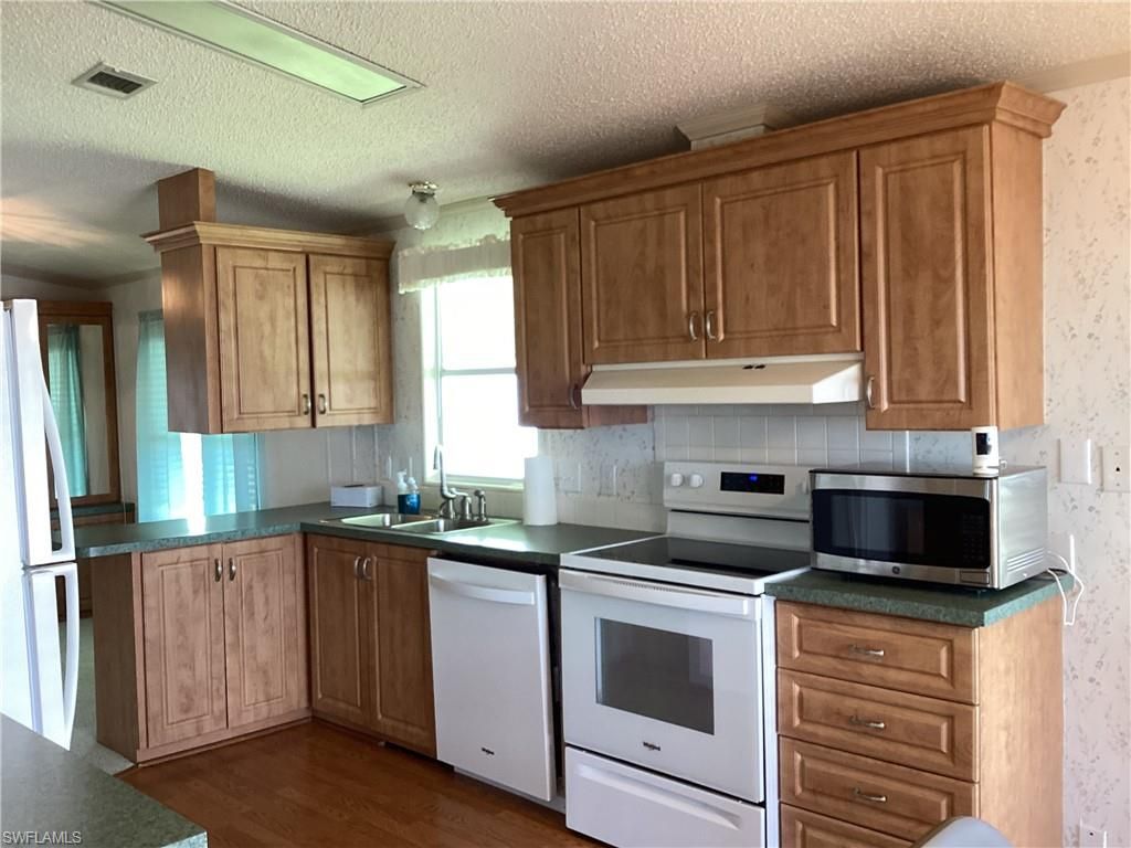 9742 Sugarberry WAY, FORT MYERS, FL 33905 — photo 4