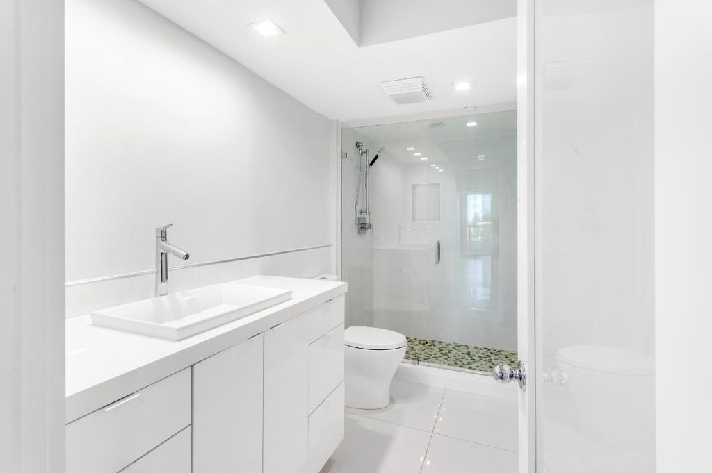 Image 16 of property listing at 1800 S Ocean Boulevard 7c, Boca Raton, FL 33432