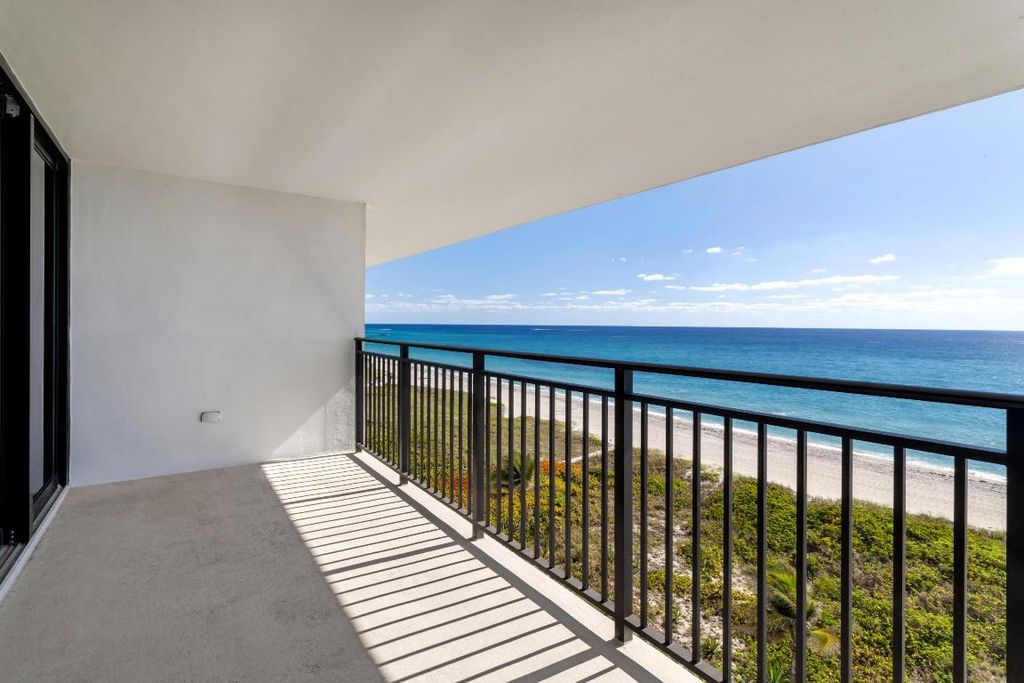 Image 18 of property listing at 1800 S Ocean Boulevard 7c, Boca Raton, FL 33432