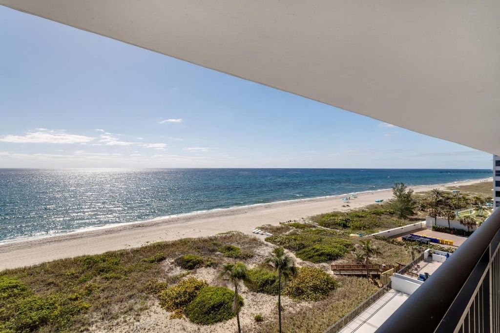 Image 4 of property listing at 1800 S Ocean Boulevard 7c, Boca Raton, FL 33432