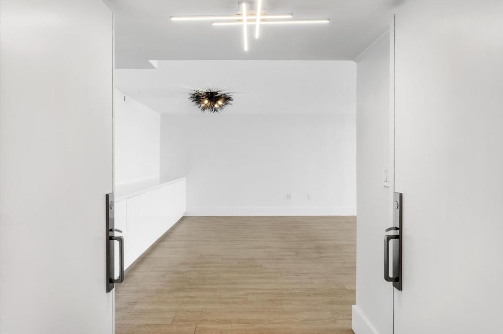 Image 5 of property listing at 1800 S Ocean Boulevard 7c, Boca Raton, FL 33432