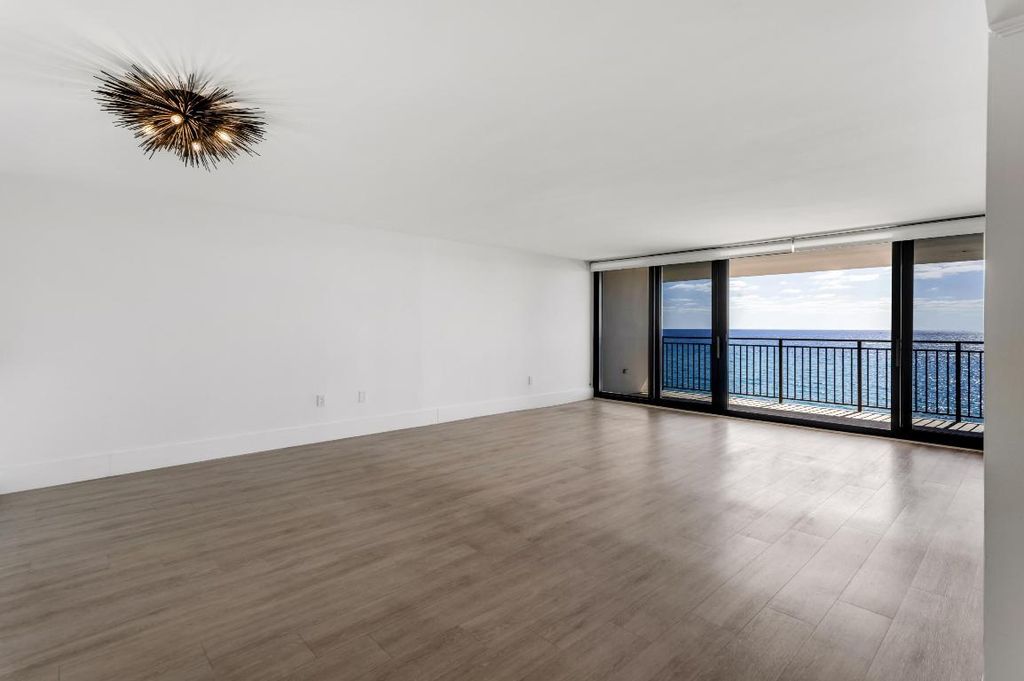 Image 7 of property listing at 1800 S Ocean Boulevard 7c, Boca Raton, FL 33432
