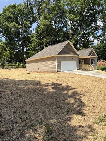 3208 Imperial Drive, Walkertown, NC 27051