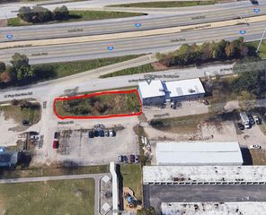 0 North Freeway, Houston, TX 77009