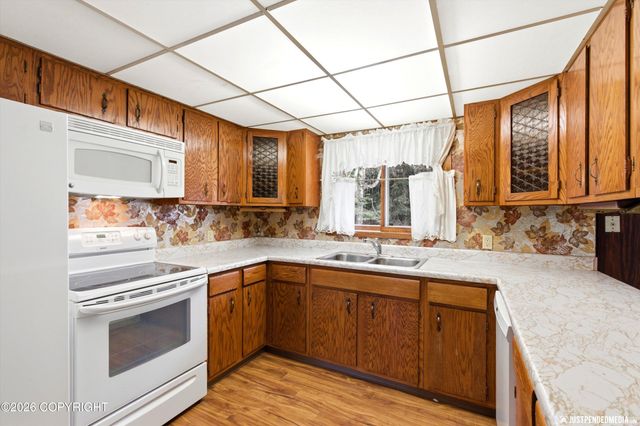 11901 Hillside Drive, Anchorage, AK 99507