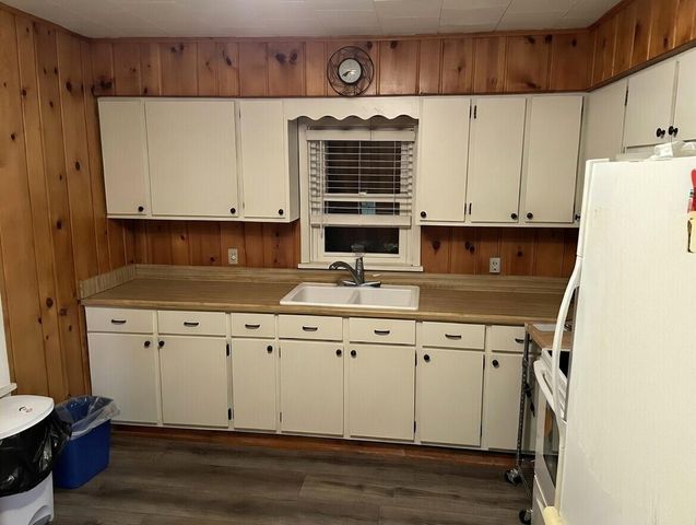 103 W Eagle STREET, Eagle, WI 53119