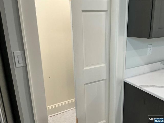 176 Weequahic Avenue 1, Newark, NJ 07112