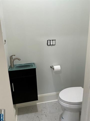 176 Weequahic Avenue 1, Newark, NJ 07112