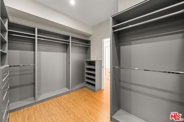 1210 N Kings Road 203, West Hollywood, CA 90069