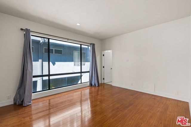 1210 N Kings Road 203, West Hollywood, CA 90069