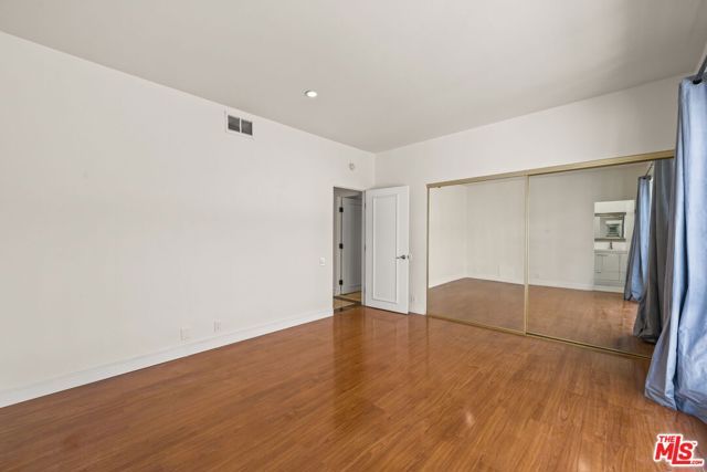 1210 N Kings Road 203, West Hollywood, CA 90069