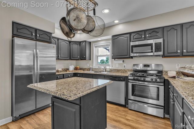 10146 Marshall Road, Green Oak Township, MI 48178