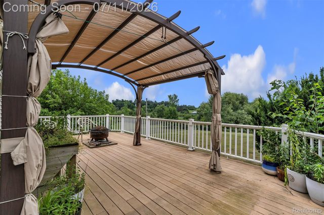 10146 Marshall Road, Green Oak Township, MI 48178