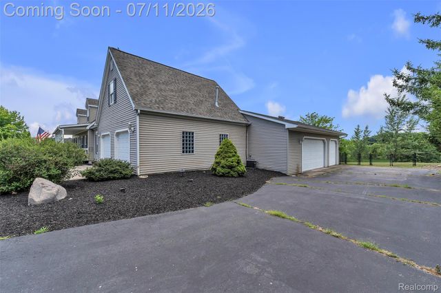 10146 Marshall Road, Green Oak Township, MI 48178