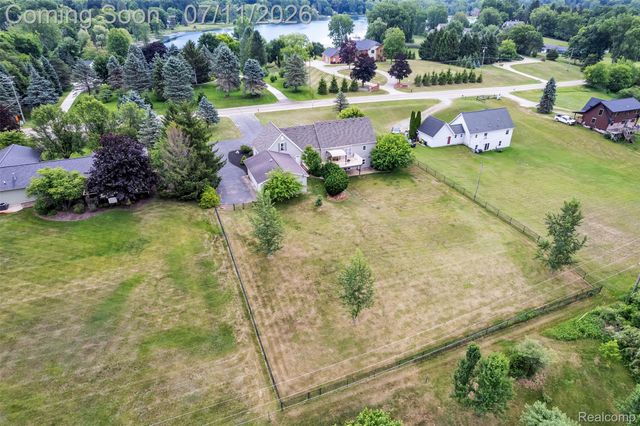 10146 Marshall Road, Green Oak Township, MI 48178
