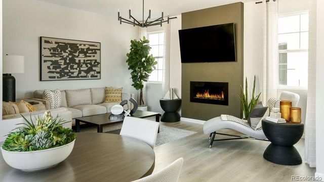 3285 N Coolidge Way, Aurora, CO 80019