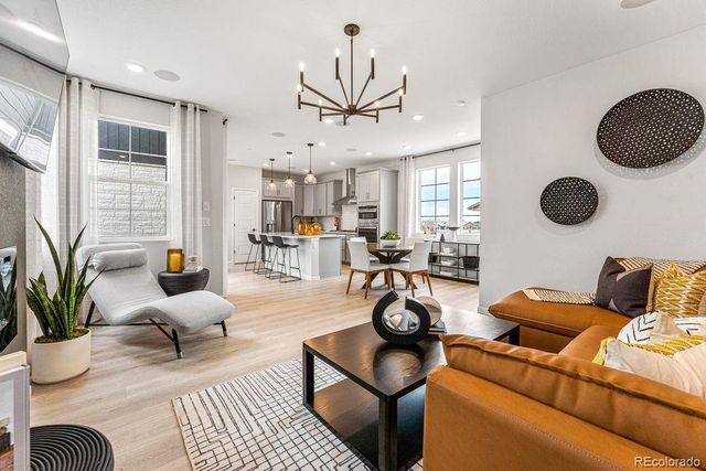 3285 N Coolidge Way, Aurora, CO 80019