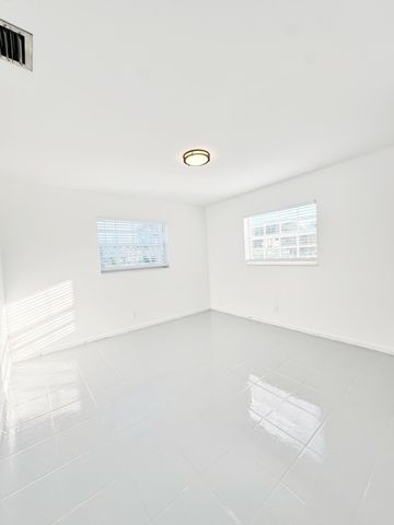 207 Huron Place, West Palm Beach, FL 33409