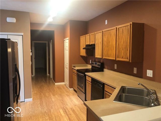 13325 White Granite Drive 300, Fishers, IN 46038