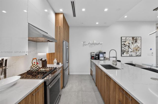 606 NE 8th Ave, Fort Lauderdale, FL 33304