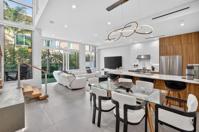 606 NE 8th Ave, Fort Lauderdale, FL 33304