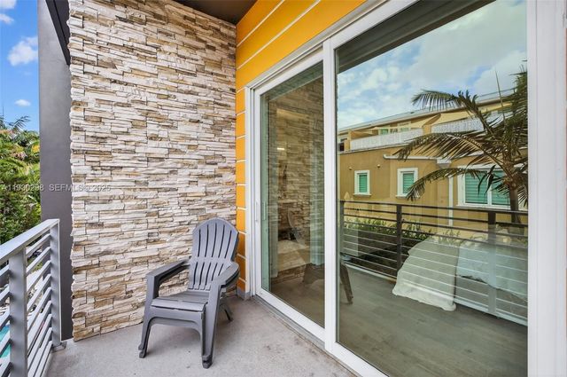 606 NE 8th Ave, Fort Lauderdale, FL 33304