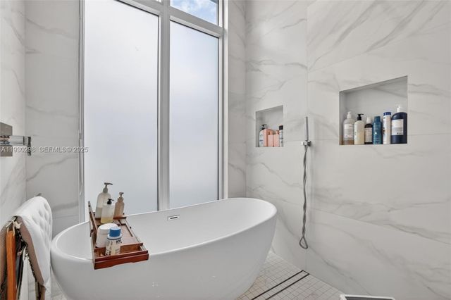 606 NE 8th Ave, Fort Lauderdale, FL 33304