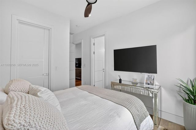 606 NE 8th Ave, Fort Lauderdale, FL 33304