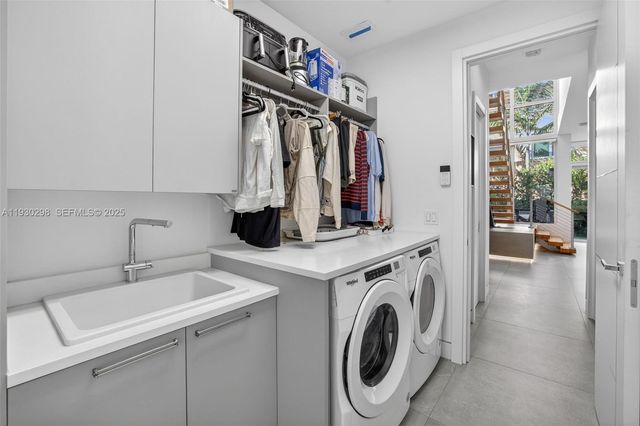 606 NE 8th Ave, Fort Lauderdale, FL 33304